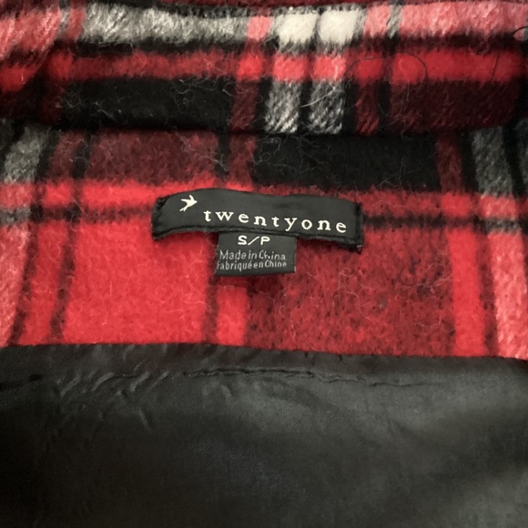 Twentyone, sz small, red/black plaid, cape coat, cropped - Picture 4 of 6